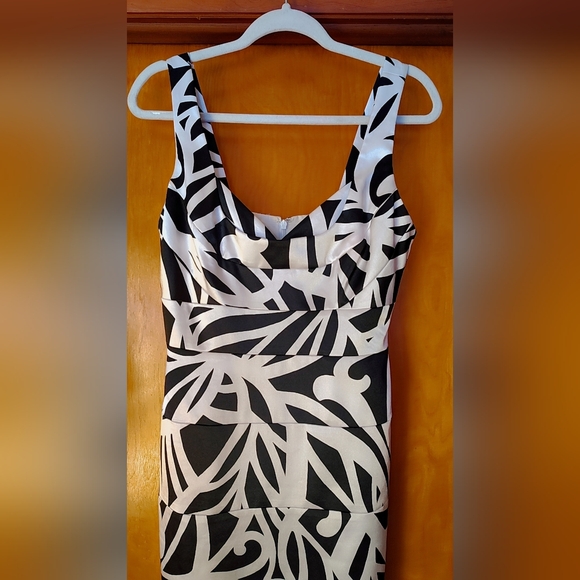 White House Black Market Abstract Midi Dress | NWOT EXCELLENT CONDITION! - Picture 4 of 8